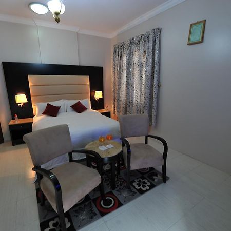 Janadriyah Suites 13 Nadinah Eksteriør billede
