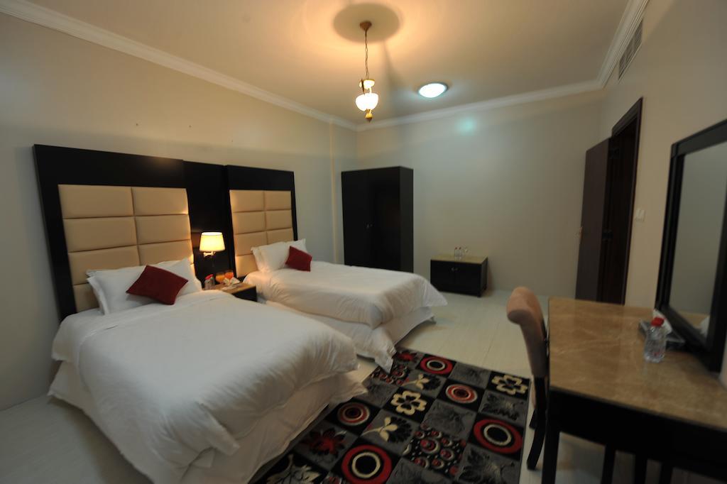 Janadriyah Suites 13 Nadinah Værelse billede